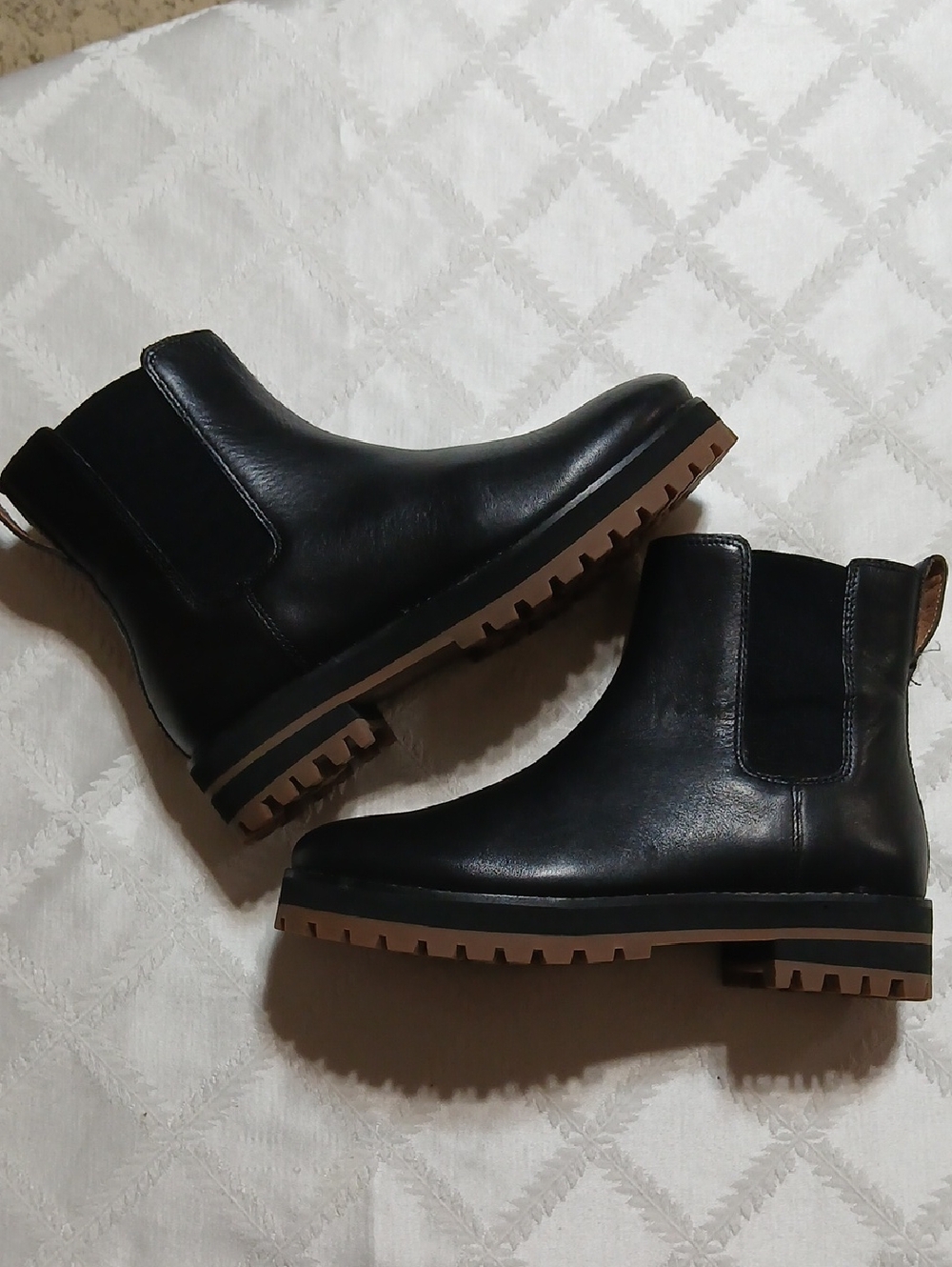 Madewell Black Leather Chelsea Combat Boots with Brown Lug Sole Size 6